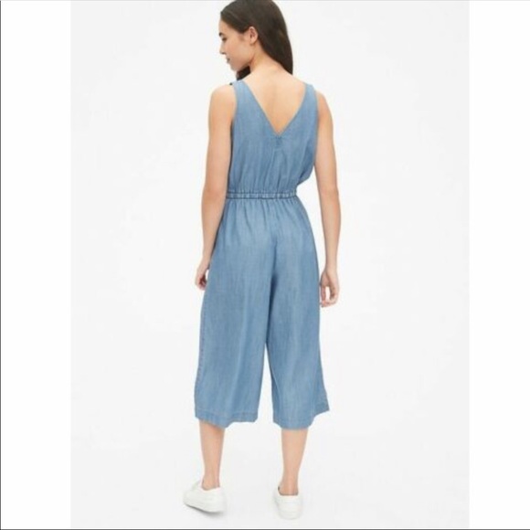 🌟 🎄 Gap tencel chambray jumpsuit - Picture 3 of 6